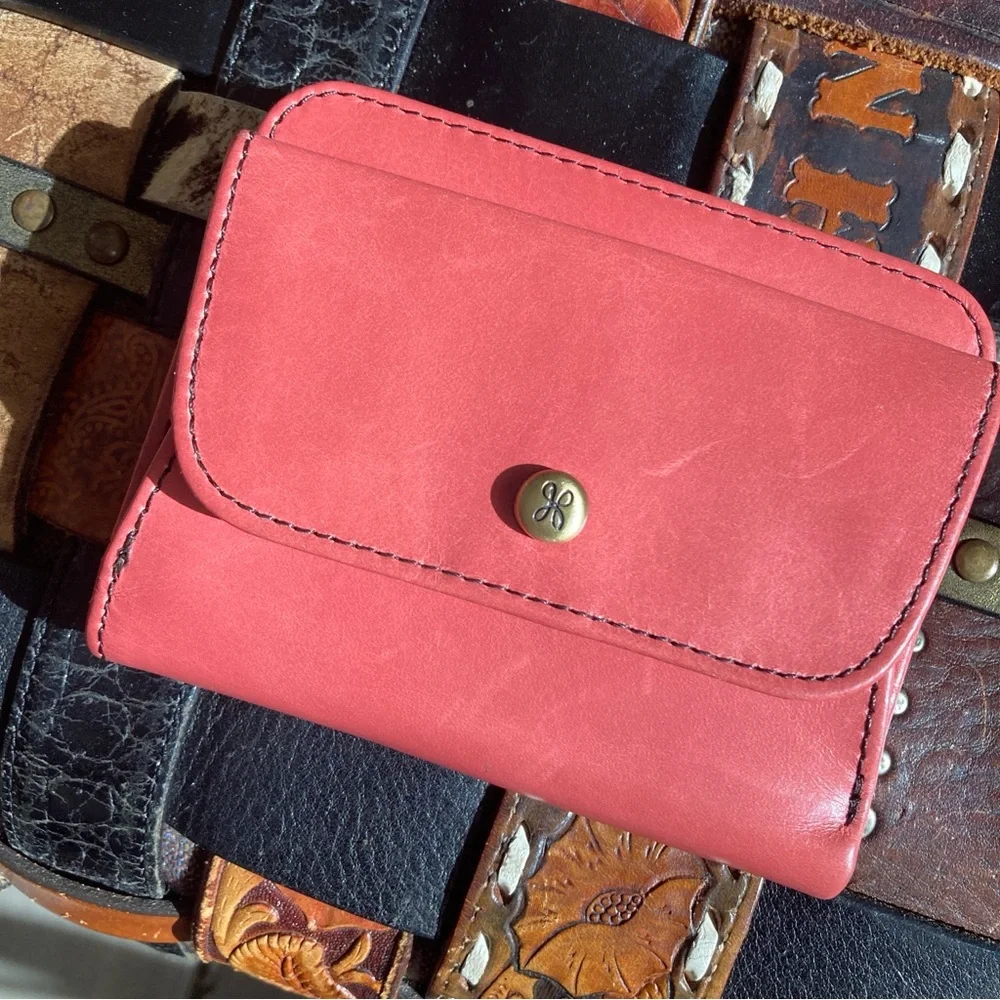 Hobo Real Leather Salmon Pink Leather Wallet - Picture 1 of 9